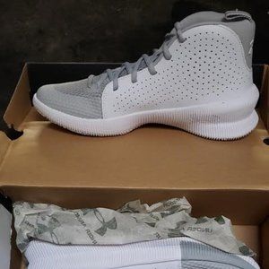 Under Armour Women's Jet Mid Basketball Shoes